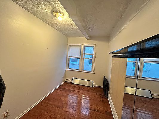 2nd image of 2839 36th St #2