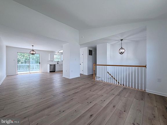5th image of 87 Northwinds Dr