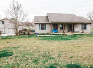 650 Spout Springs Rd, Irvine, KY 40336