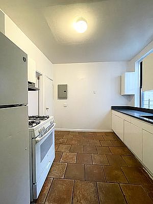 5th image of 268 W 12th St APT 3E
