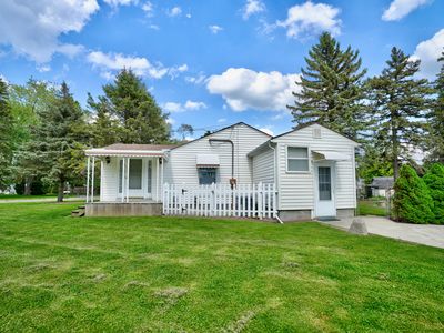 6154 Roberta St, Burton, MI, 48509