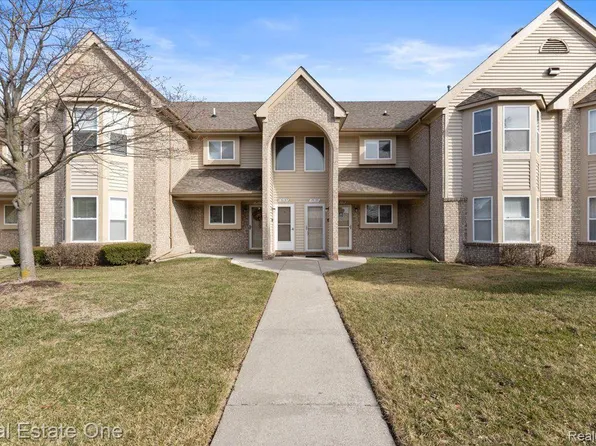 15139 Northpointe Dr #48, Sterling Heights, MI 48313
