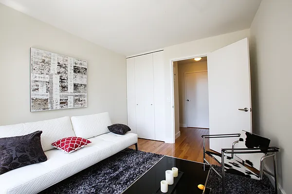 Rented by Stonehenge NYC LLC | media 11