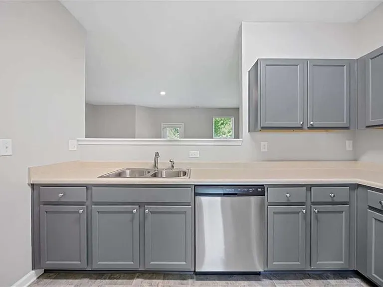 2626 Parrish Ct — Photo 11