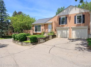 1534 Hidden Valley Ln, Rochester, MI 48306