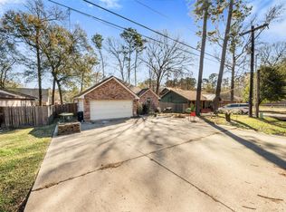 411 Shawnee Dr, Montgomery, TX 77316