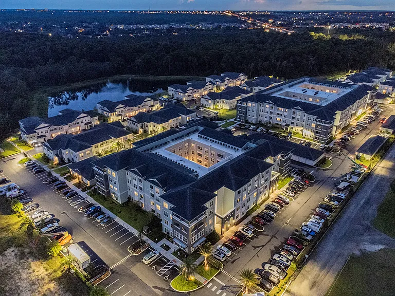 Thrive Luxury Apartments — Photo 38