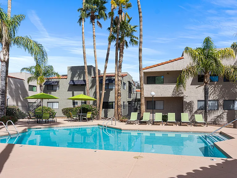 Sunflower Apartments — Photo 9