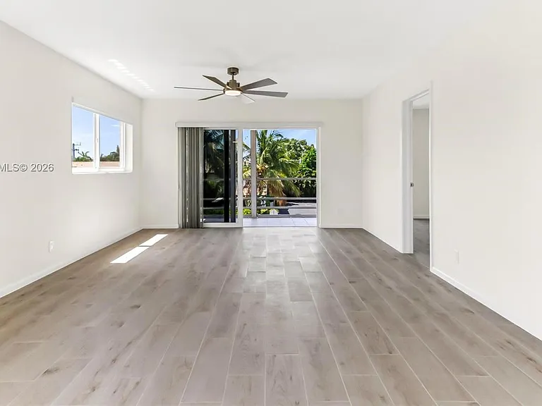 331 SW 8th St #3F — Photo 12