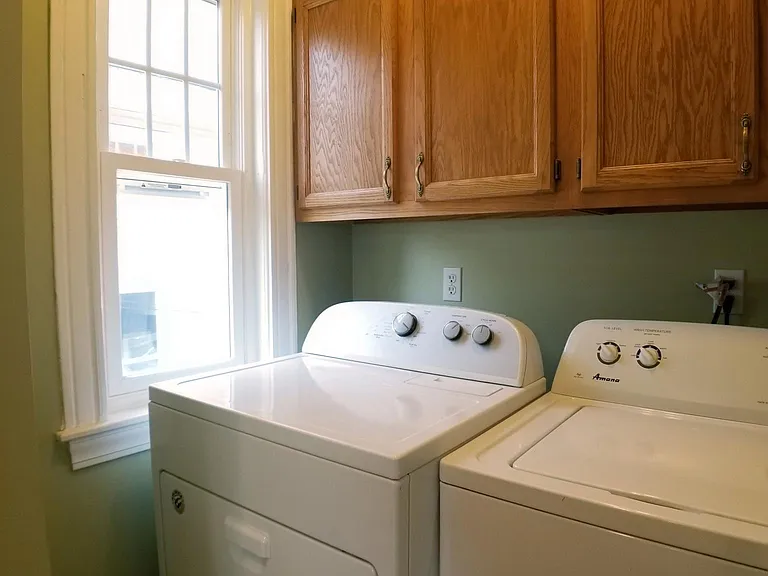 90 Dexter Ave #1 — Photo 5