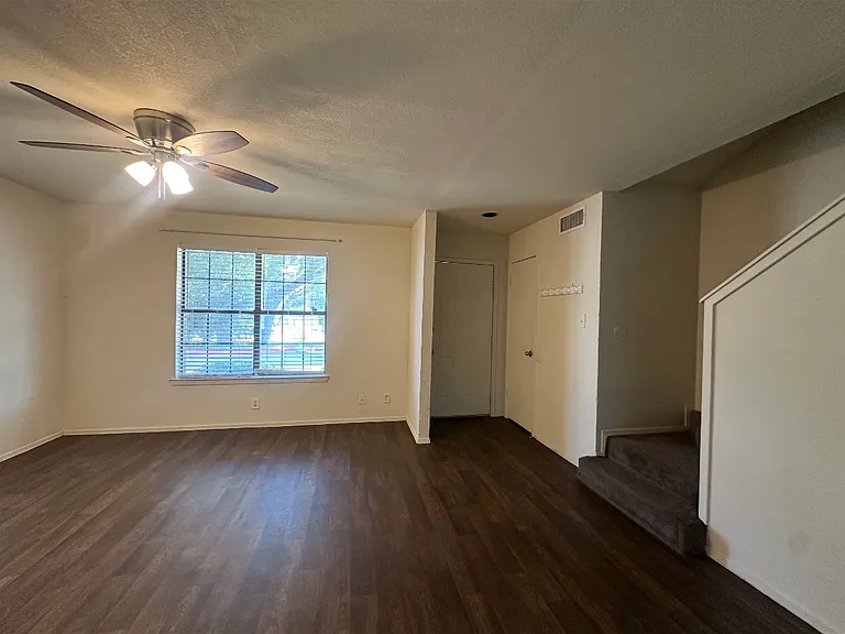 900 W Mulberry St #8 — Photo 9