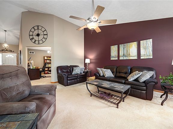 5th image of 38294 Kingston Dr