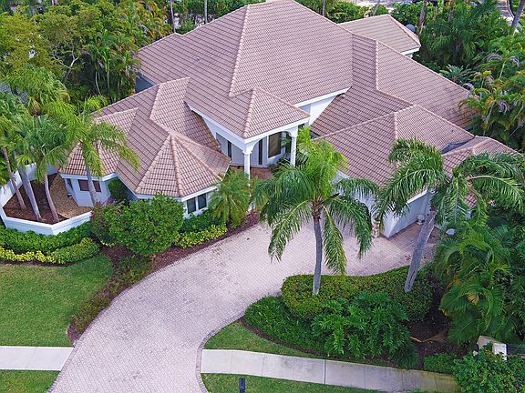 Home For Sale In Boca Grove