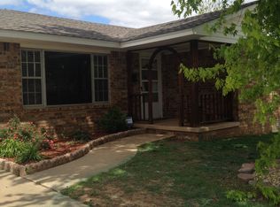 513 W Arlington Ave, Weatherford, OK 73096