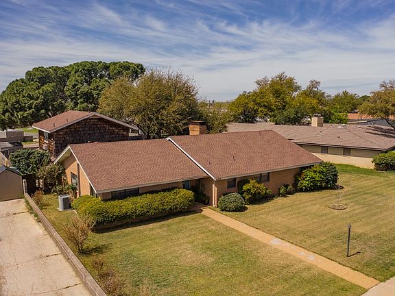 3rd image of 1705 E Crescent Dr