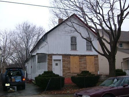 1st image of 1422 E 61st St