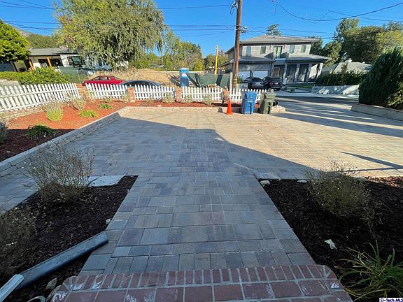 4th image of 4547 Rockland Pl