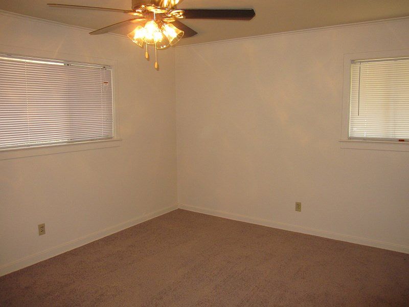 2nd image of 1417 Southlawn Blvd