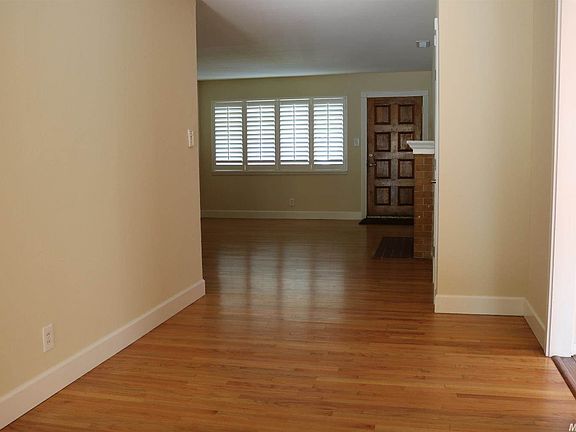 4th image of 4961 Lippitt Ln
