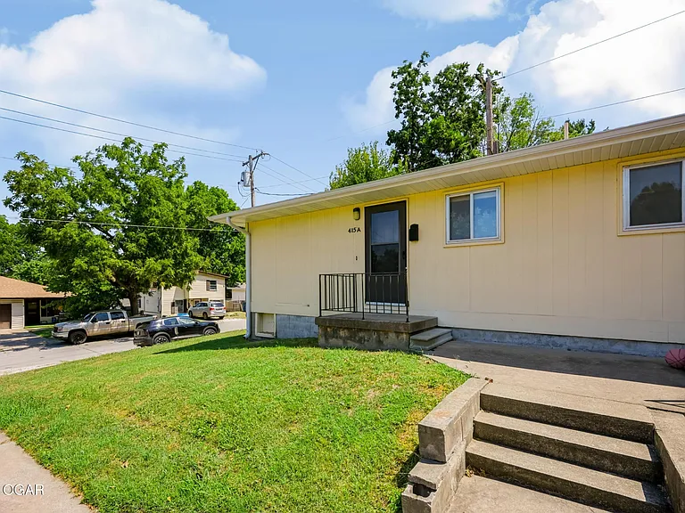 415 W Spring St #A — Photo 3