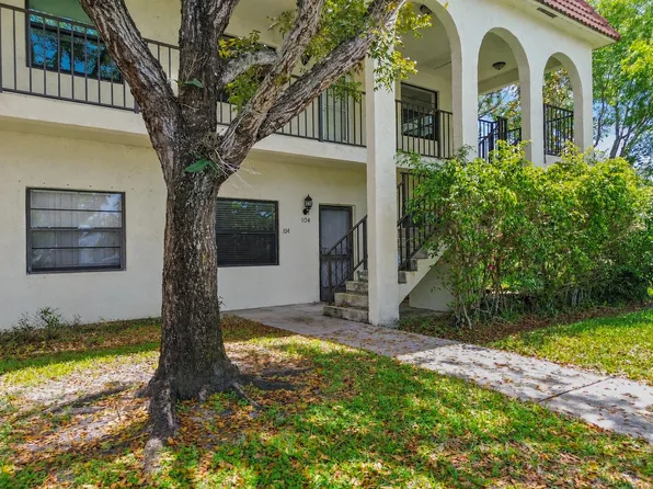 3408 Cypress Trail #104, West Palm Beach, FL 33417