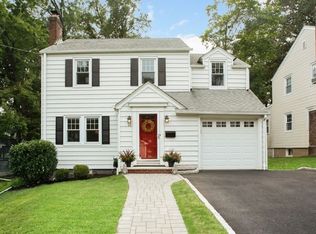 13 Maple Ter, Verona, NJ 07044