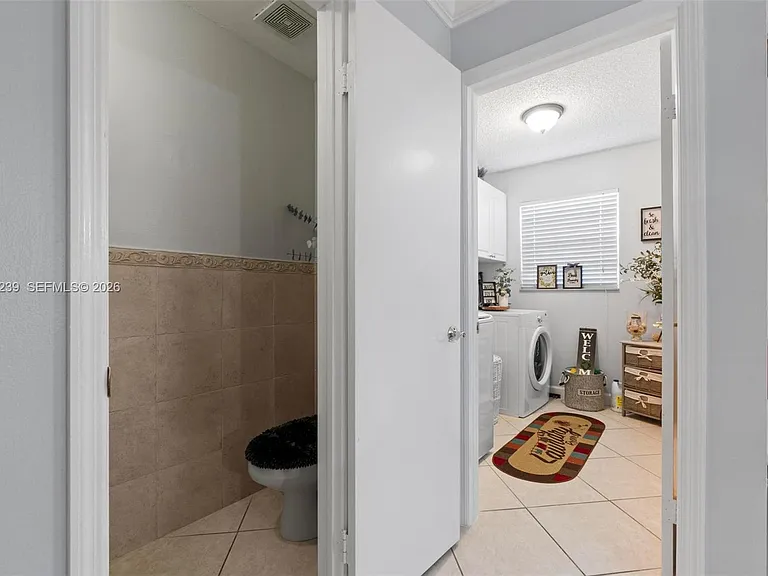 14012 SW 38th Ter — Photo 35