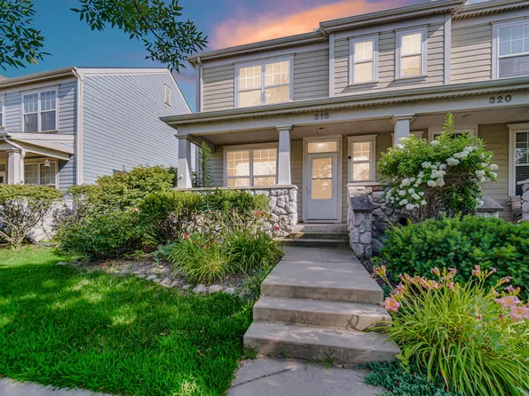 318 Village Sq, Burns Harbor, IN 46304