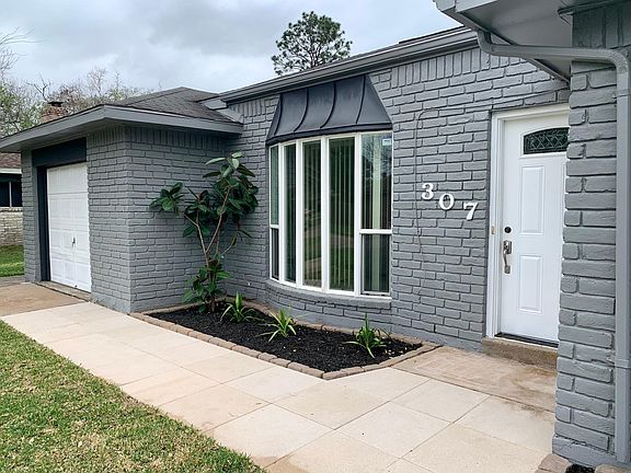 2nd image of 307 Castlelake Dr