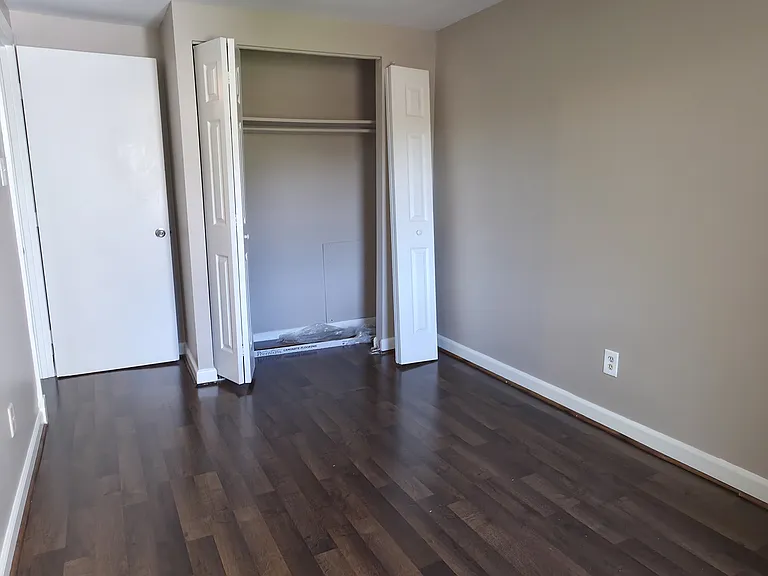 24 Lerner Ct #32H — Photo 16