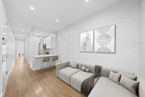 Rented by Vector New York, LLC | media 7