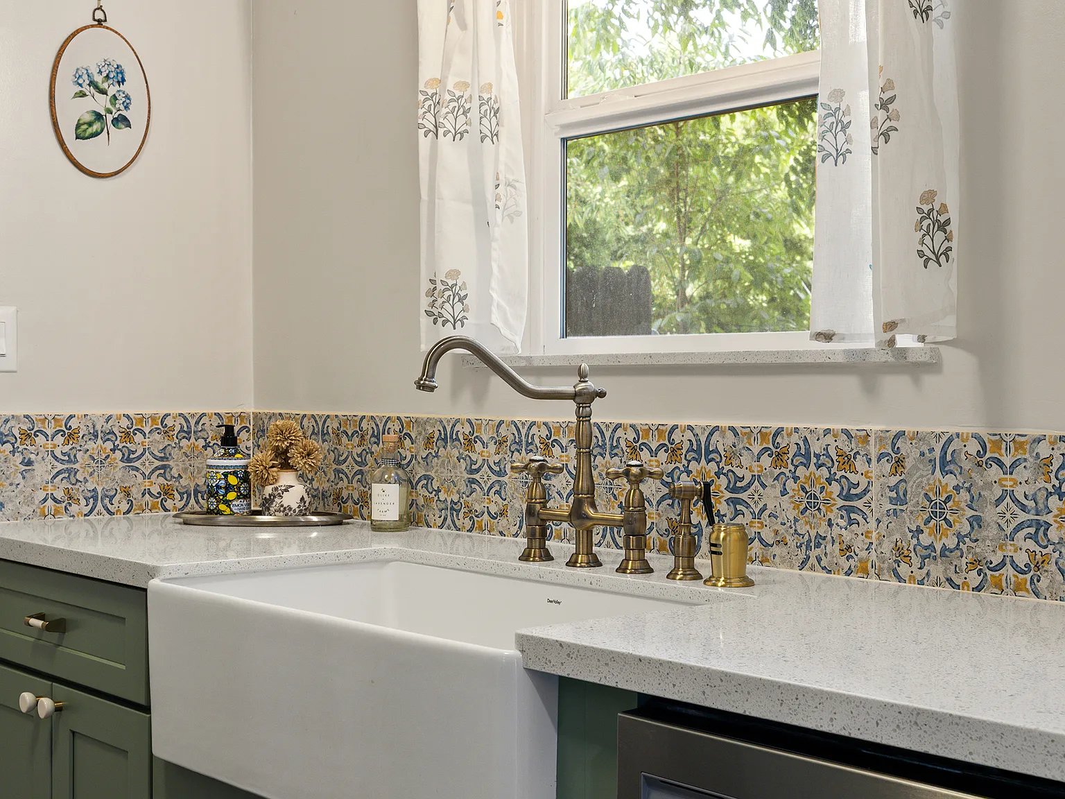 2 bed, 800 sqft, $3,200 — Photo 1