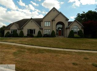 2626 Walmar Dr, Lansing, MI 48917