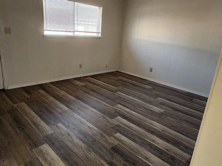307 N 9th St E #16 — Photo 1