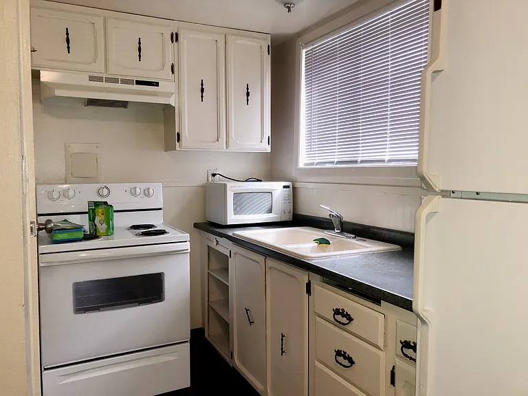 1335 Hyder St — Photo 30