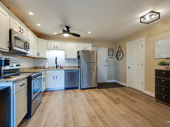 2nd image of 120 Lakeview Dr APT 503