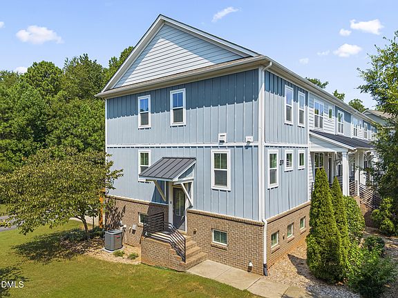 2nd image of 1529 Crafton Way