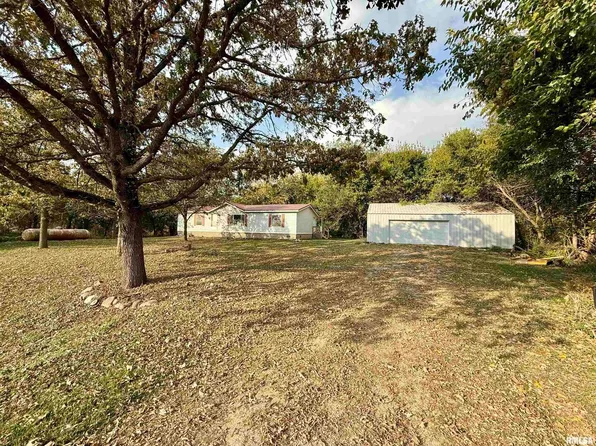 2594 350th Ave, De Witt, IA 52742
