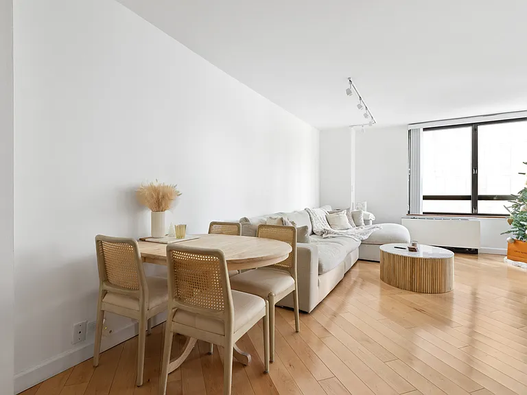 630 1st Ave #16E — Photo 8