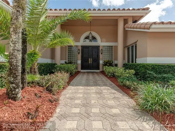 7700 S Woodridge Dr, Parkland, FL 33067