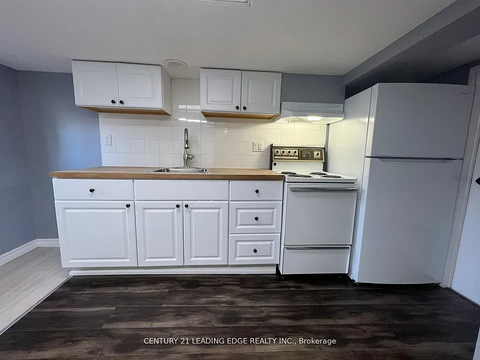 497 King St E