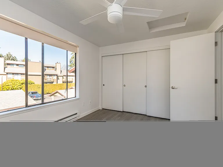 Hallwood Apartments — Photo 22