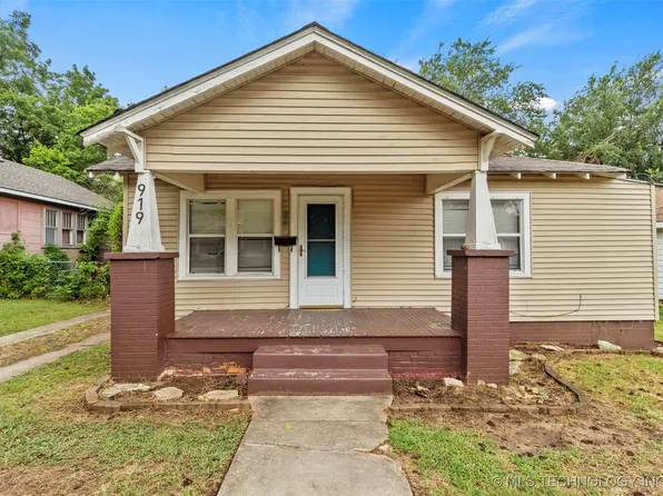 919 E 8th St, Ada, OK 74820