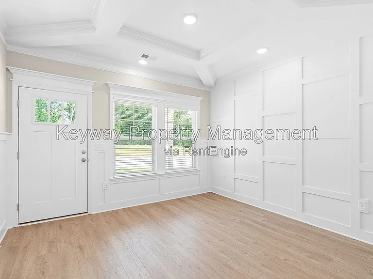 3199 Venetian Dr — Photo 2