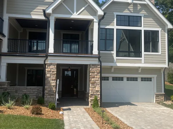 5966 Woodland Ln, Cincinnati, OH 45227