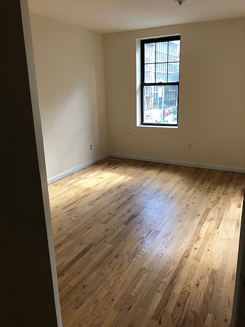 2nd image of 811 9th Ave APT 2B