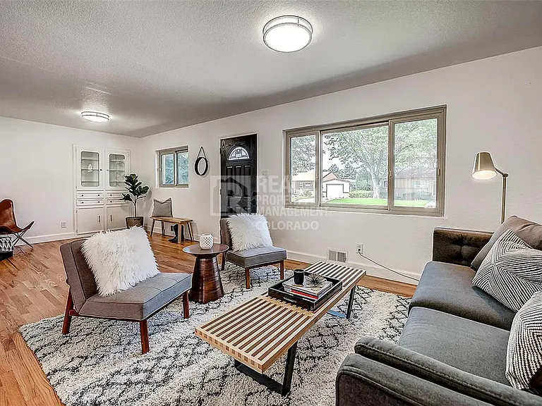 3426 S Wolff St — Photo 3