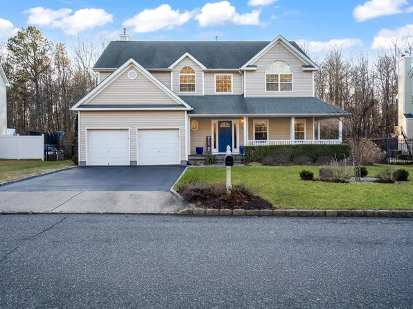 50 Oceanview Boulevard, Manorville, NY 11949