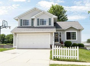 6515 Fox Run Dr SW, Cedar Rapids, IA 52404