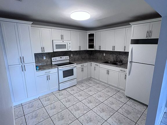 3rd image of 1135 W 76th St #3